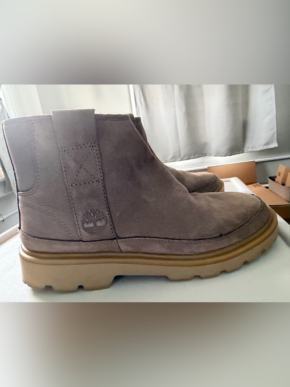 Timberland Women’s Suede Chelsea Boots in Taupe. Size 8.